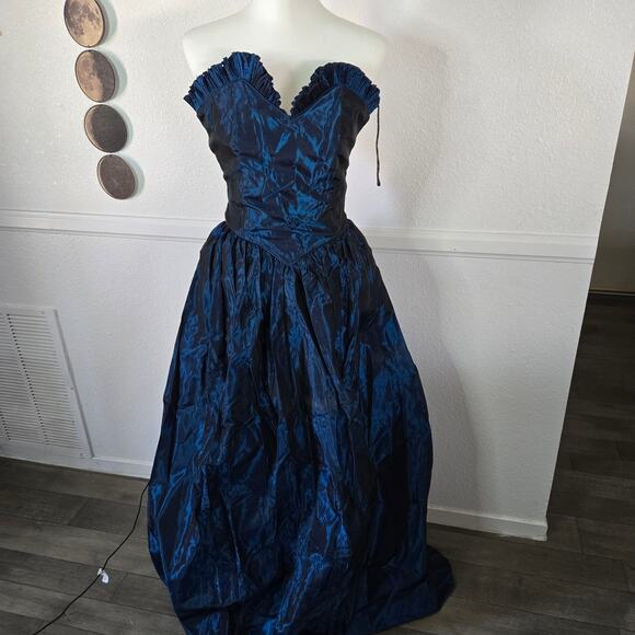 Formal Blue Iridescent Dress Floor Length Size 9/10 - Picture 1 of 15